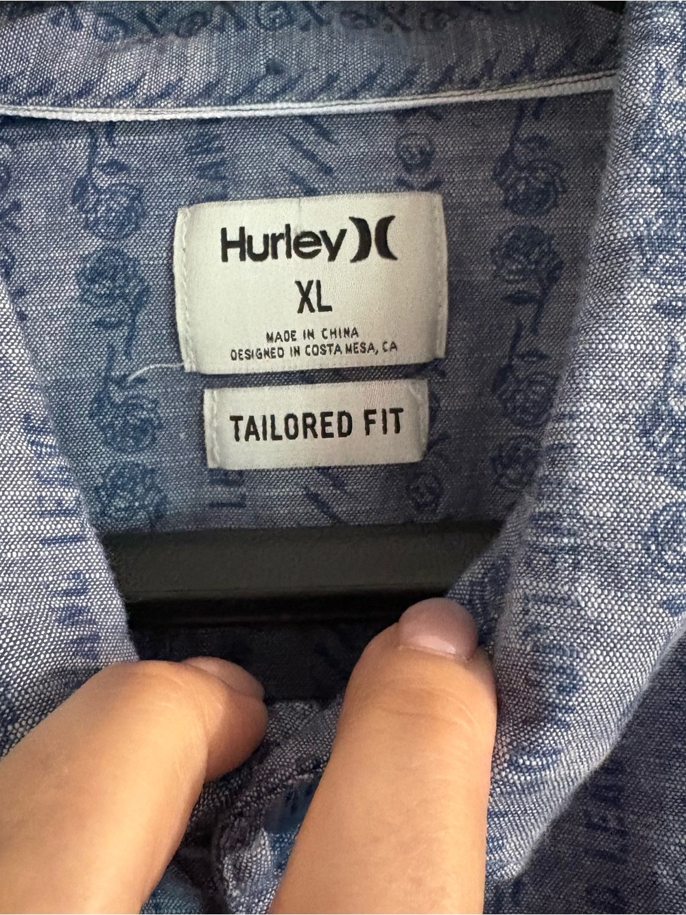 Hurley Men's Blue Short-Sleeve Button-Up Shirt tailored fit - Picture 2 of 6